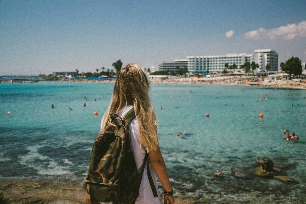 Why Your Luggage in Airport Instagram Pics Looks Cheap (And How to Fix It)