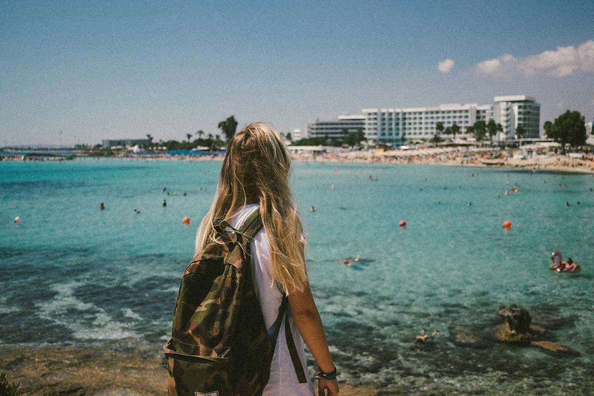 Why Your Luggage in Airport Instagram Pics Looks Cheap (And How to Fix It)